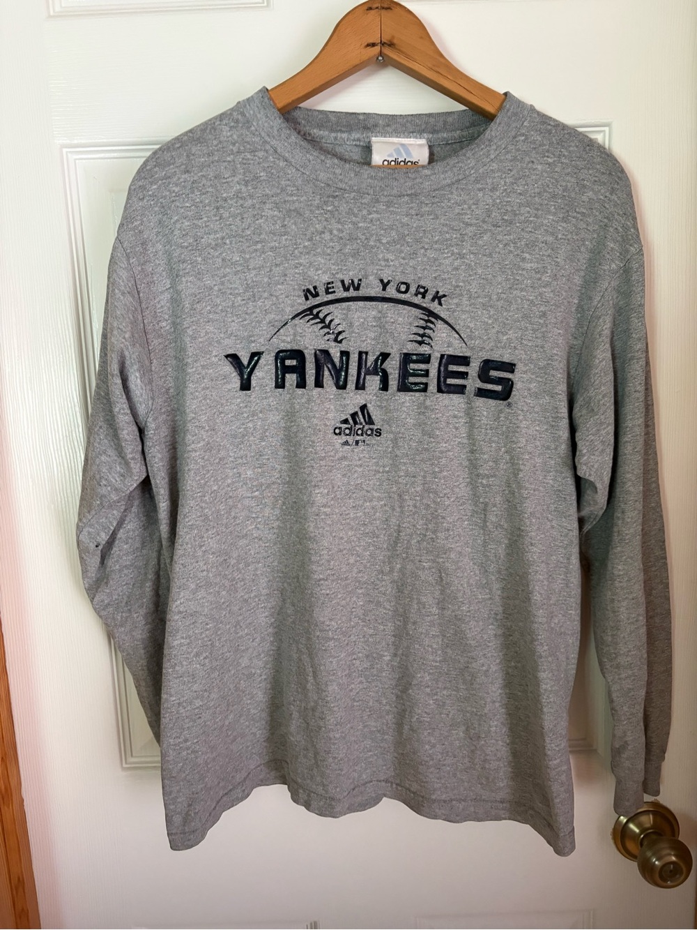 Adidas New York Yankees Gray Long Sleeve Shirt MLB Baseball Medium